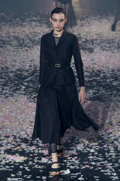 Look 13